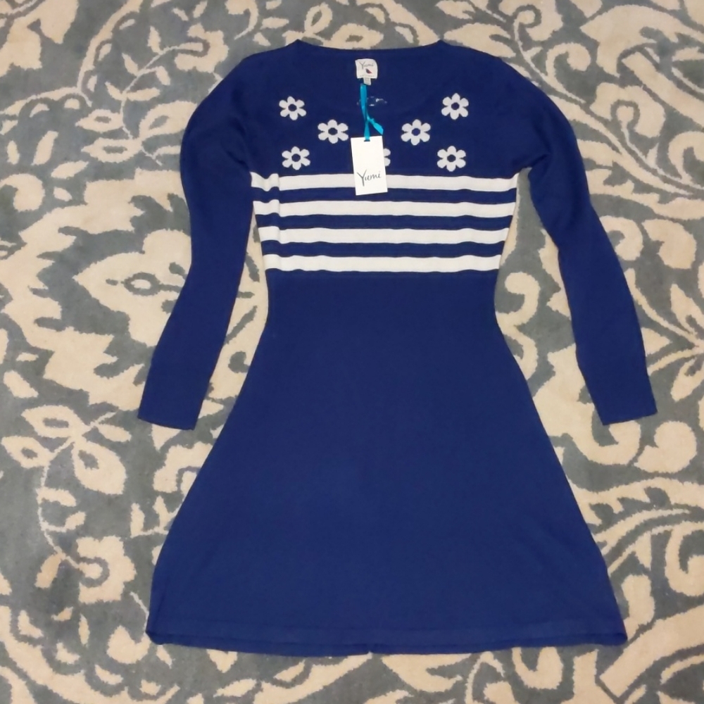 Anthropologie Yumi knitwear graphic flower navy blue size 10/12